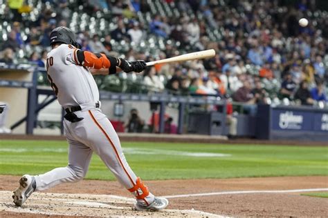 Conforto leads Giants against the Brewers after 4-hit game